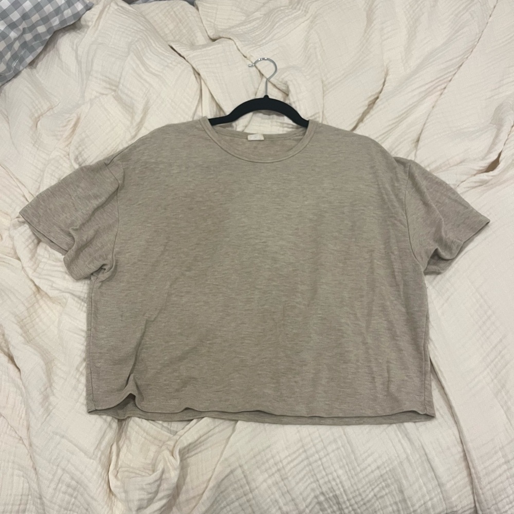 Wilfred Free
FREE LOUNGE T-SHIRT